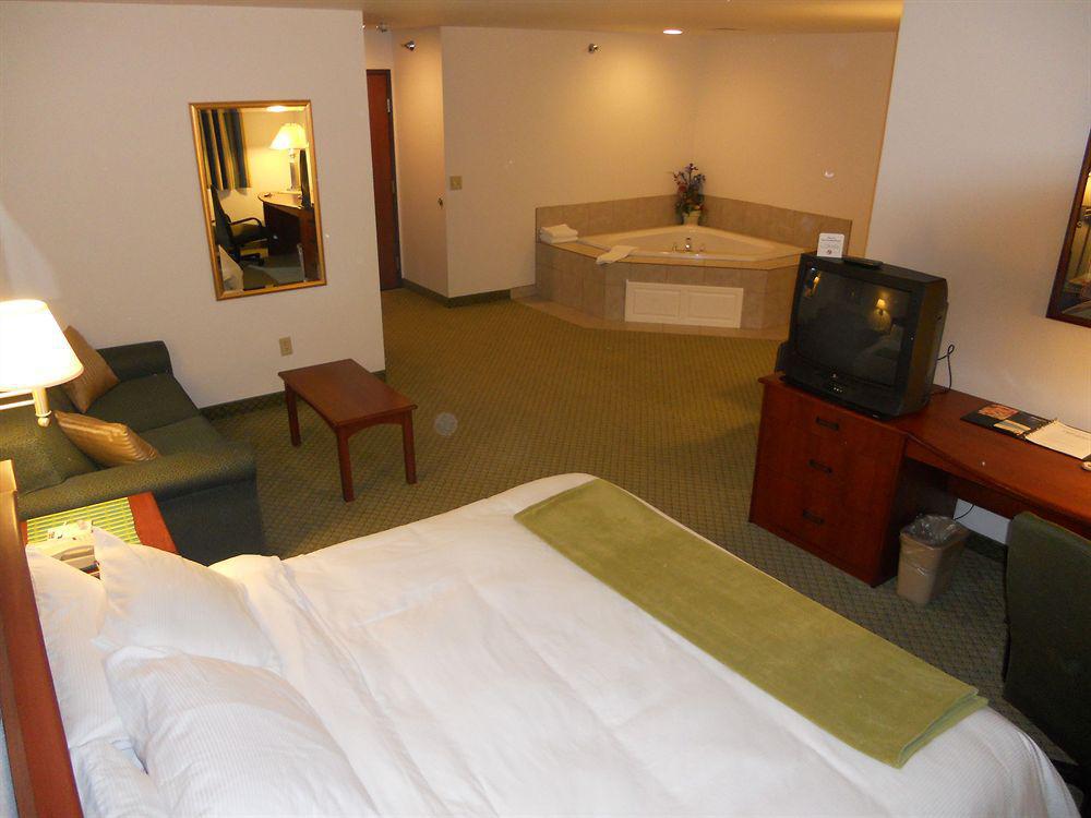 Crossings By Grandstay Inn & Suites Becker Dış mekan fotoğraf