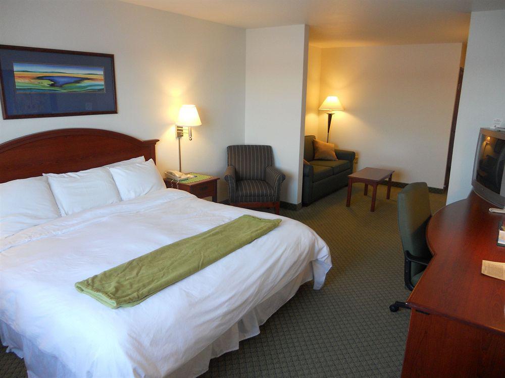 Crossings By Grandstay Inn & Suites Becker Dış mekan fotoğraf
