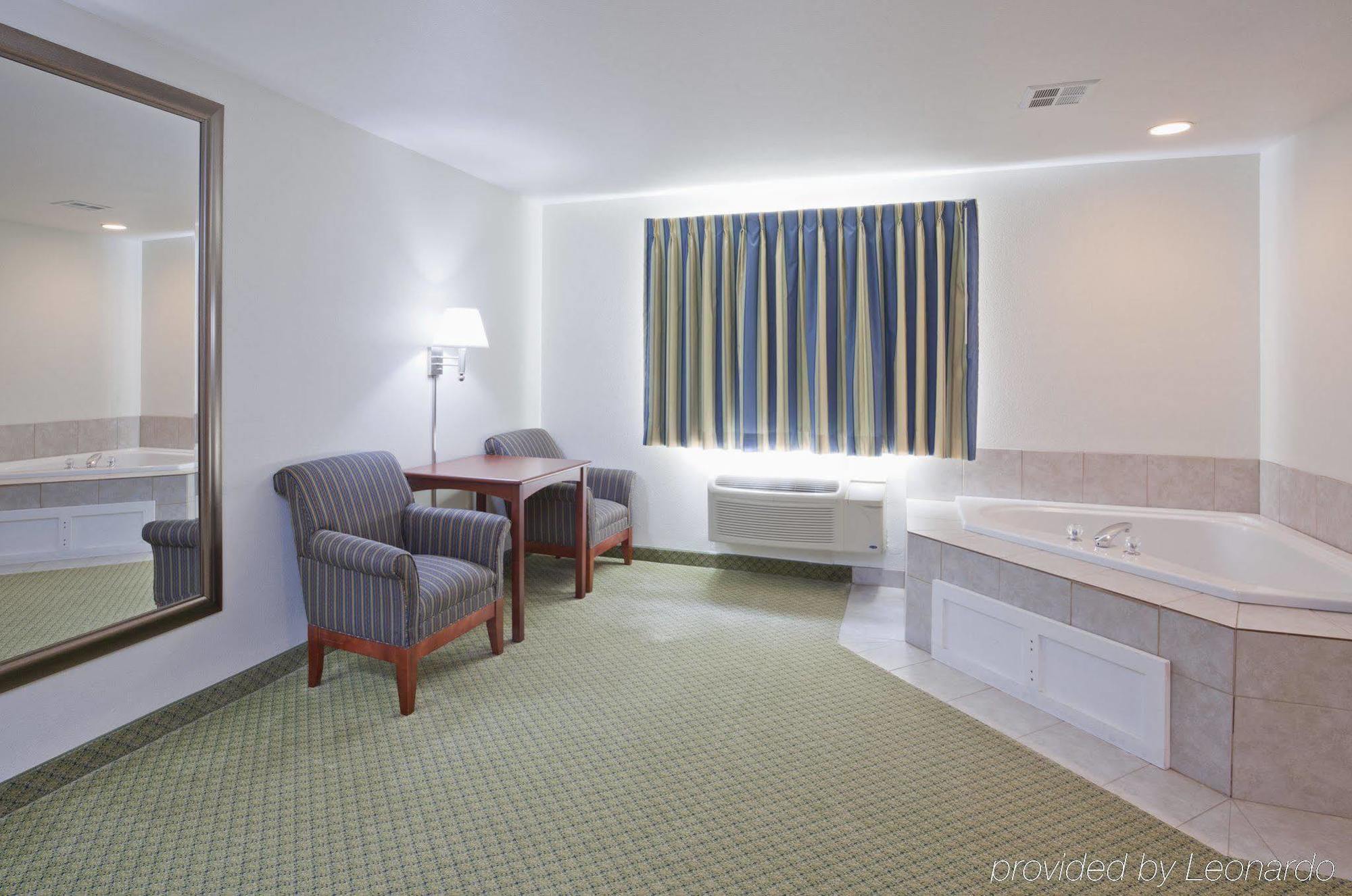 Crossings By Grandstay Inn & Suites Becker Dış mekan fotoğraf